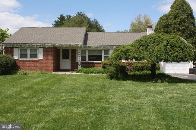 Building Photo - 1223 Township Line Rd