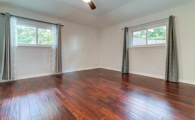 Building Photo - 2300 Cypress Point E