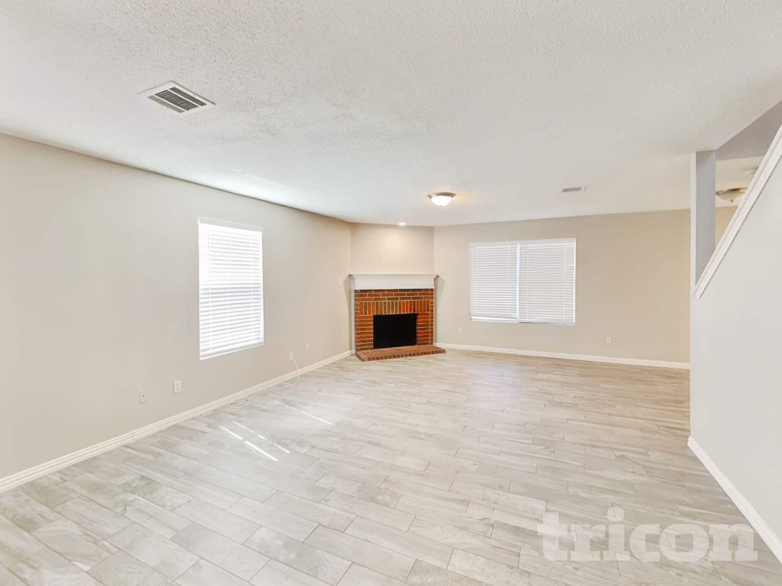 Building Photo - 210 Vivian Dr