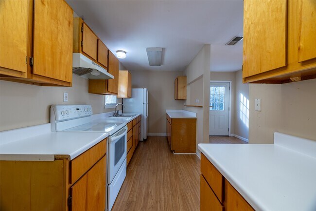 Building Photo - 2407 County Rd 2235