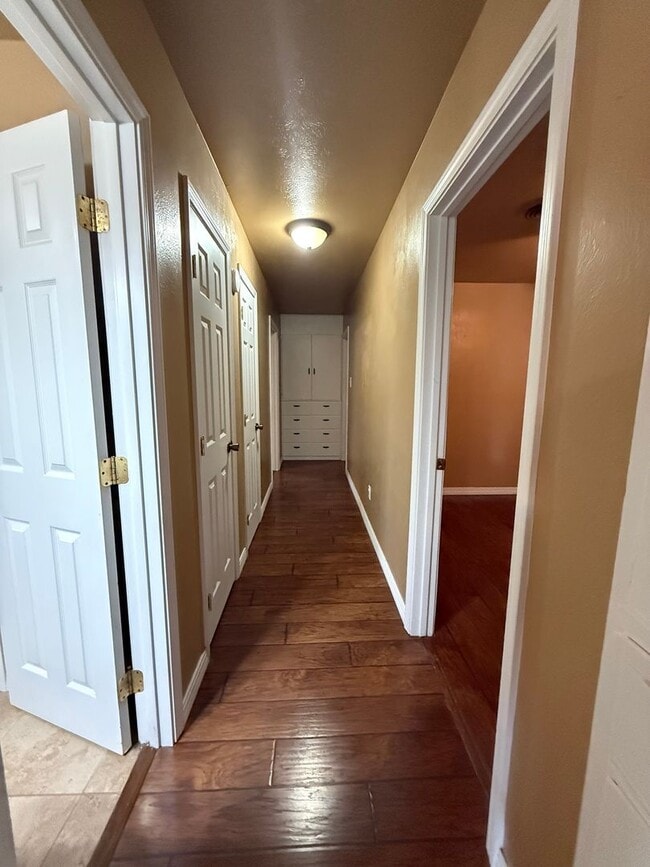 Building Photo - Cozy 3 BDR Home Located in the Sandia Scho...