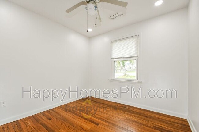 Building Photo - 2373 Otranto Rd