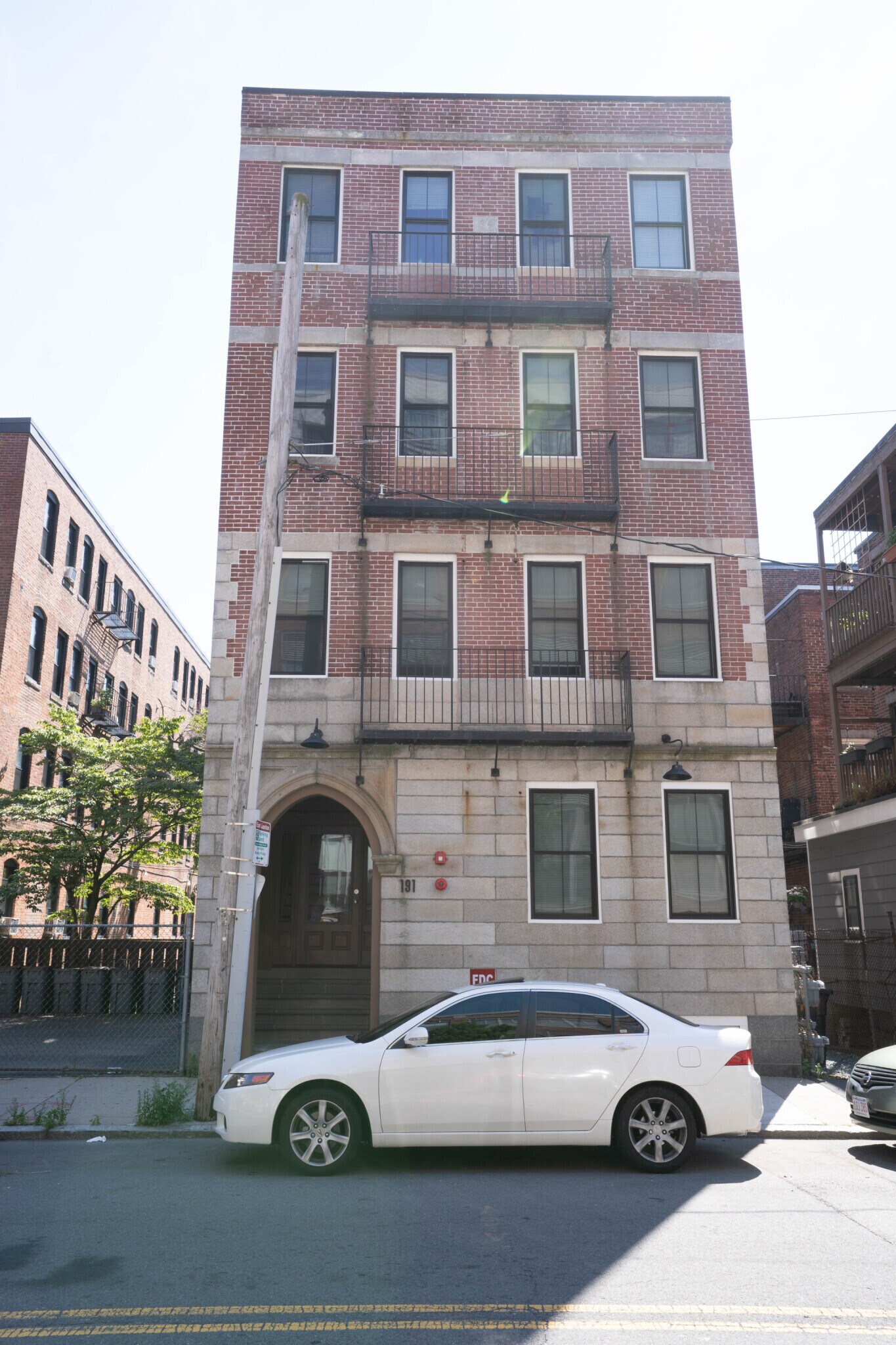 Building Photo - 202 Porter St