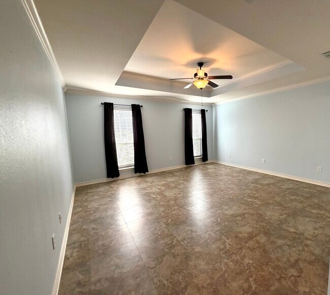 Building Photo - 710 Huntwick Ln