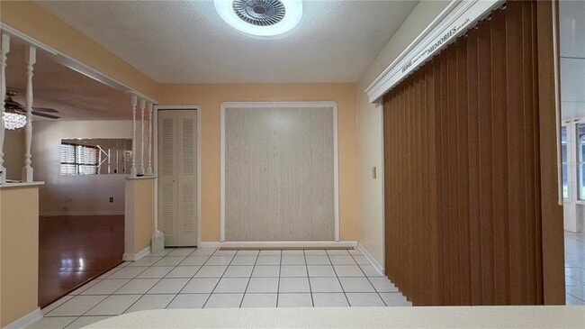 Building Photo - 126 N Observatory Dr