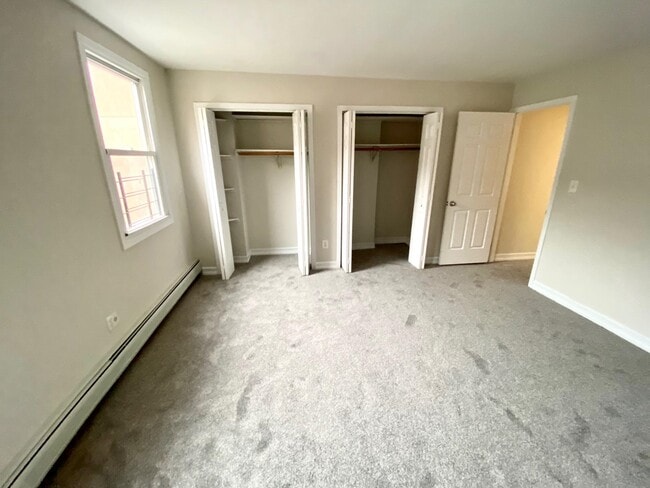 Building Photo - 323.5 Pavonia Ave