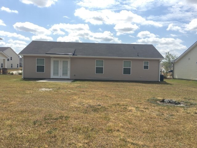 Building Photo - 298 Willow Point Cir