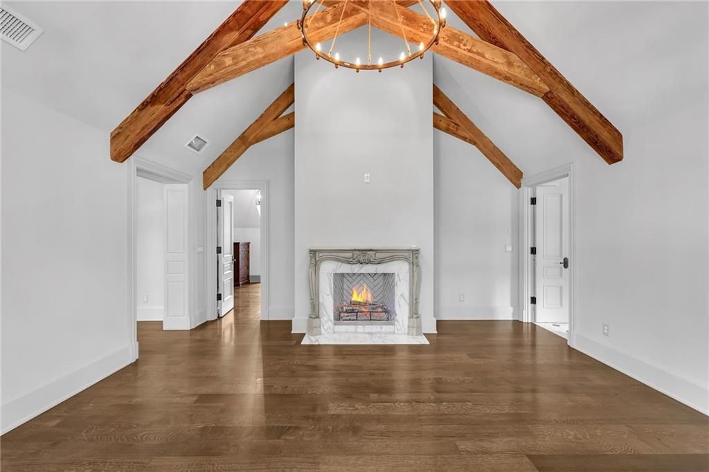 Building Photo - 425 Broadland Rd NW