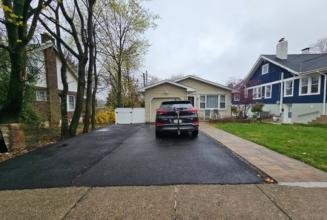 Building Photo - 705 Pennsylvania Ave