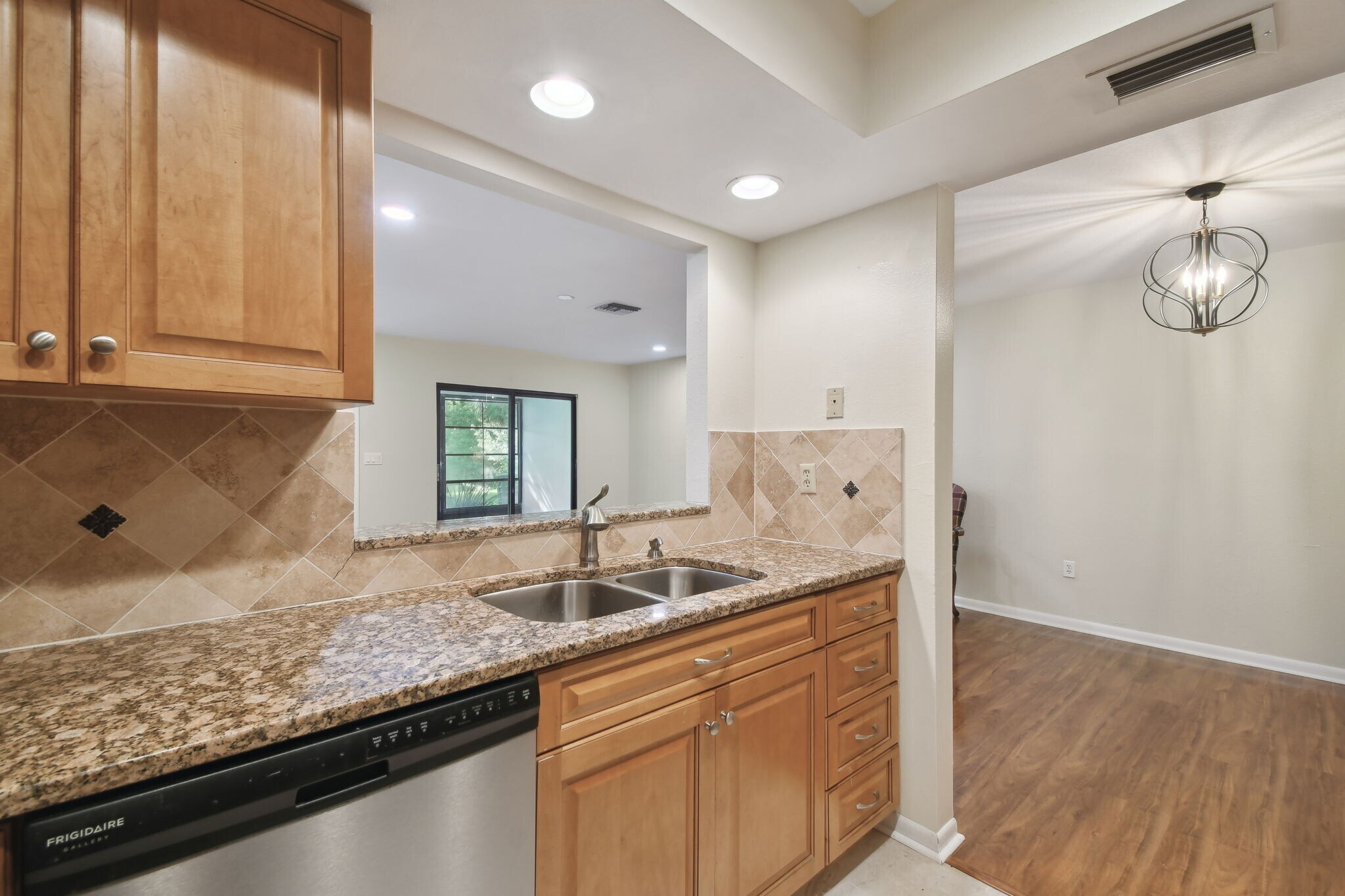 Building Photo - 251 Hidden Brook Dr