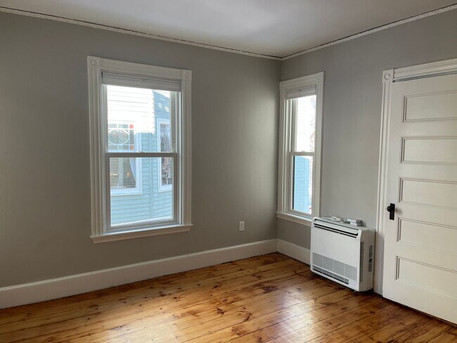 Building Photo - 130 Neal St