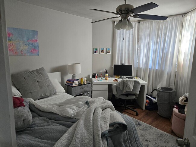 Building Photo - NO BROKER FEE!!!   MISSION HILL 5 BED/2 BATH WITH IN-UNIT LAUNDRY!!