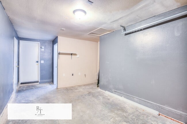 Building Photo - Cozy and Convenient 2-Bedroom, 1-Bath Home in Riverside