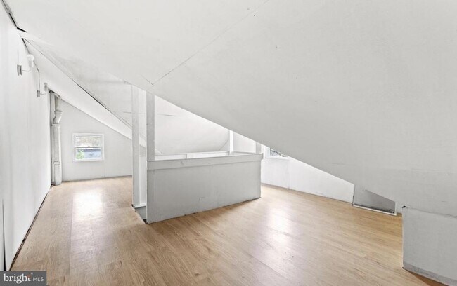 Building Photo - 715 E Haverford Rd