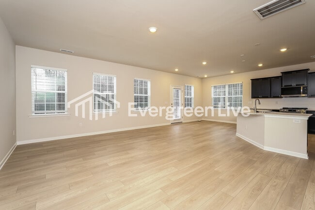 Building Photo - 810 Pear Blossom Ct