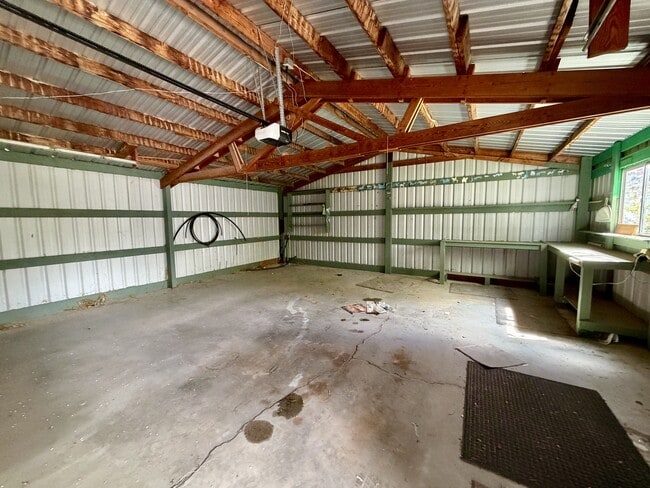Building Photo - 1741 Yale Ave