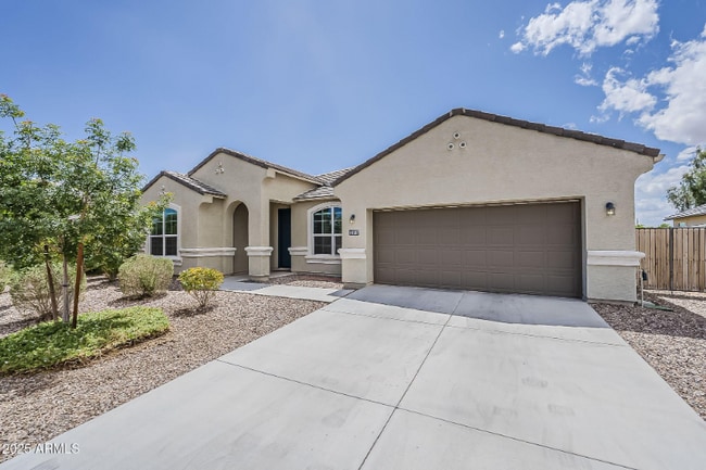 Primary Photo - 44587 W Palo Amarillo Rd