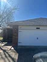 Building Photo - 1256 W Bluegrass Rd