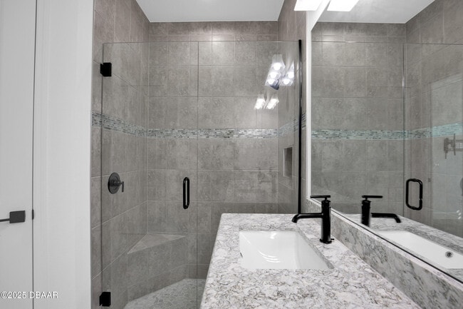 Building Photo - 207 Hang Loose Wy