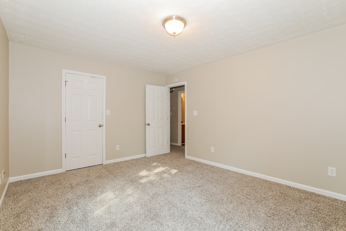 Building Photo - 120 Apache Dr