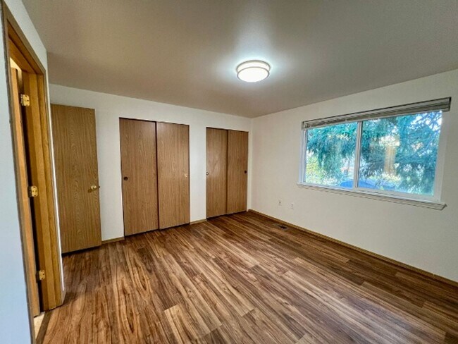 Building Photo - 3BD Townhome