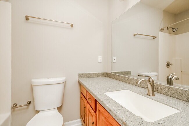 Building Photo - 2900 Hearthside Dr