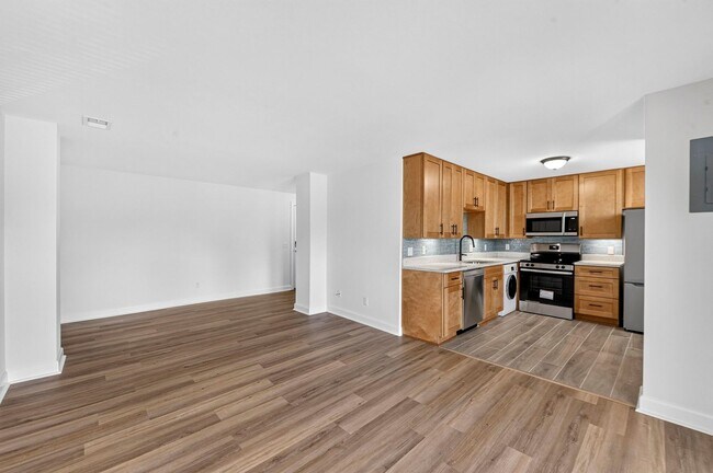 Building Photo - 5630 Pershing Ave