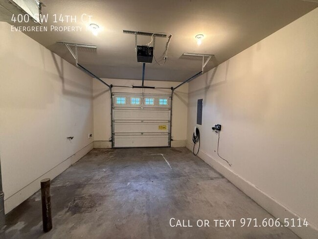 Building Photo - 400 SW 14th Ct