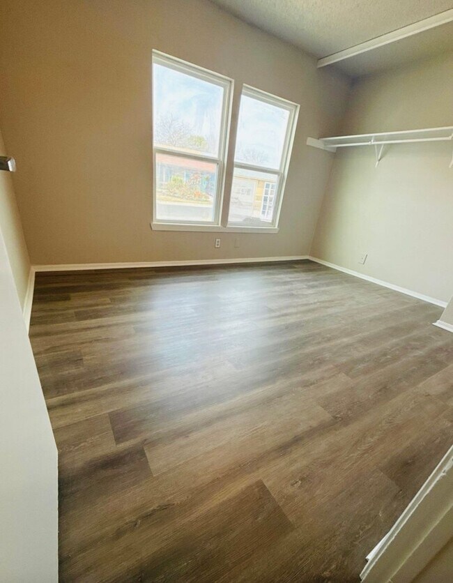 Building Photo - 11754 Spring Song Dr