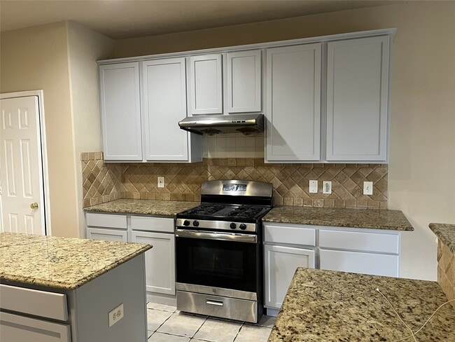 Building Photo - 2903 Surrey Trail Ln