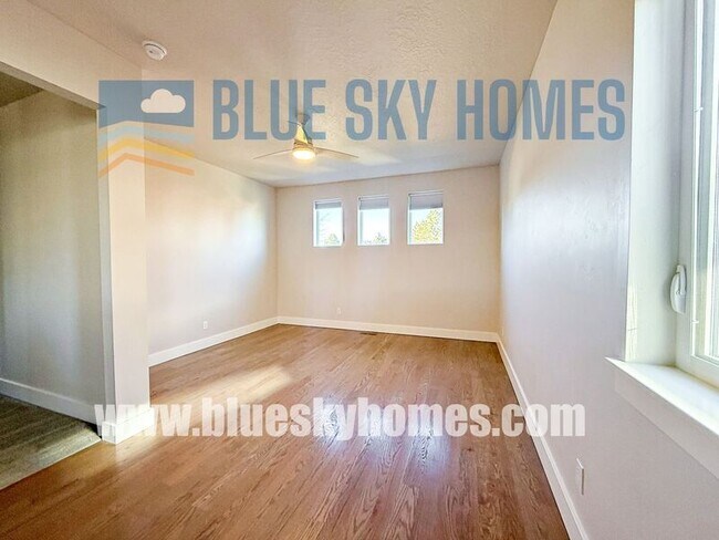 Building Photo - 3273 S Yorktown Ln