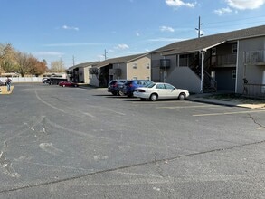 Building Photo - Nice 2BR/1BA in Joplin near MSSU campus! (upstairs unit with Balcony! ) HUD APPROVED!!