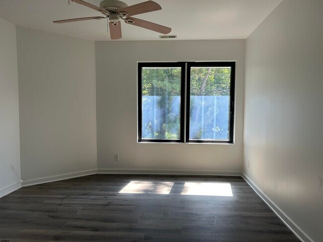Building Photo - 20 Tilton Club