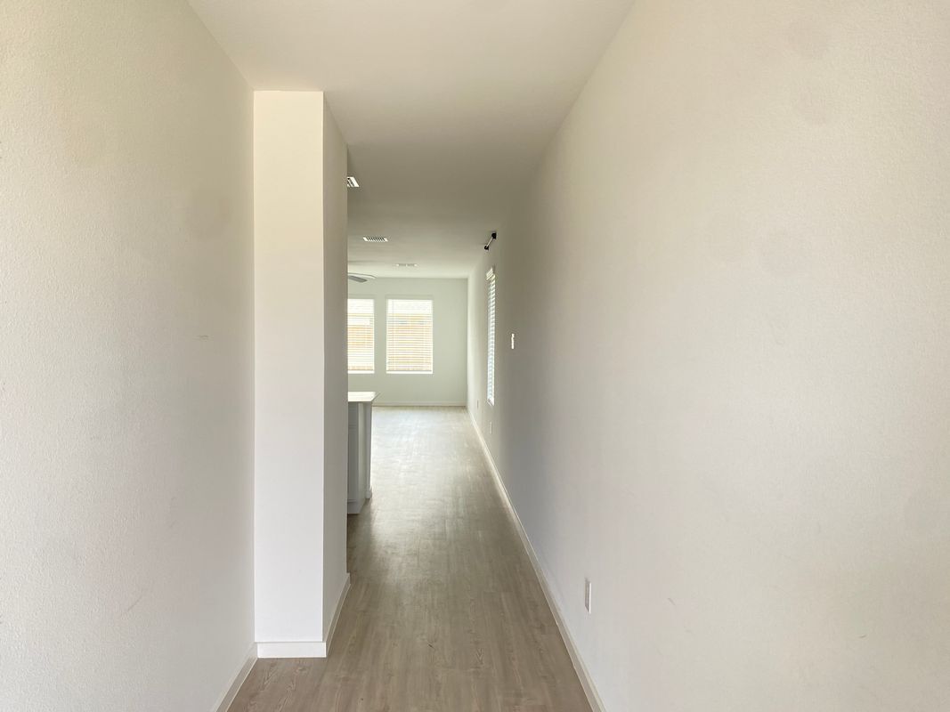 Building Photo - 14174 Inglebert St