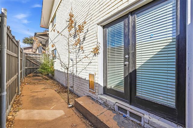 Building Photo - 7807 Meadow Park Dr