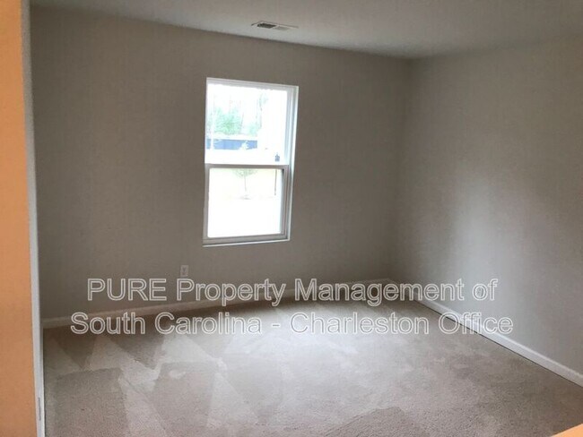 Building Photo - 3071 Conservancy Ln