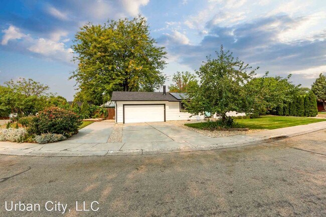 Building Photo - 3 br, 1 bath House - 1125 Wild Phlox