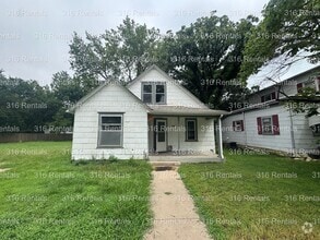 Building Photo - $1045 - 4 bed 1 bath - Single Family Home