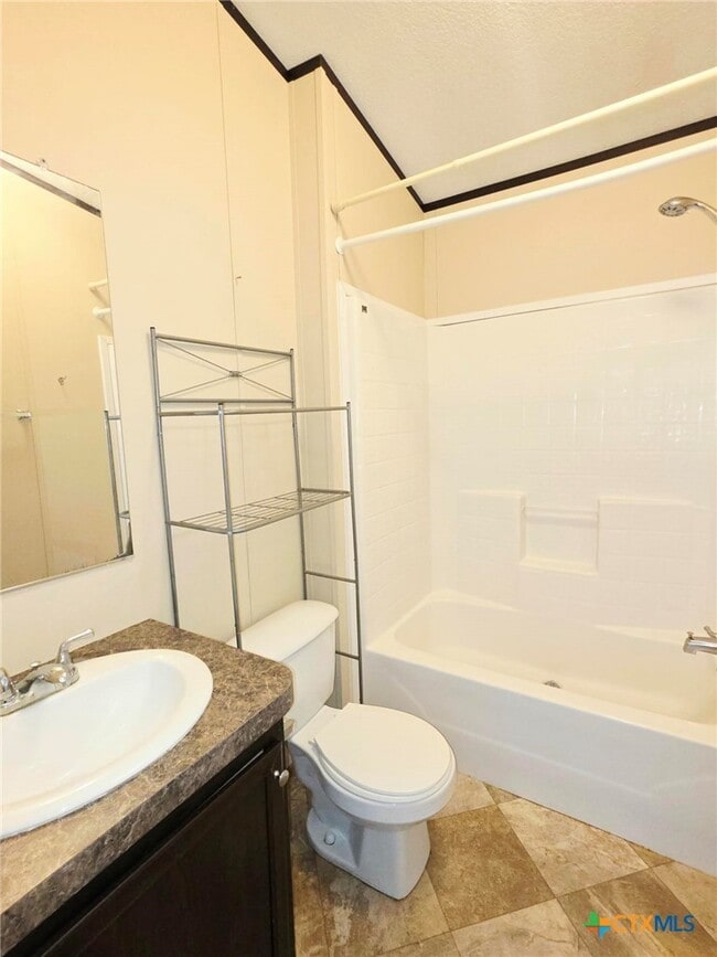 Building Photo - 1051 Tamarack Dr