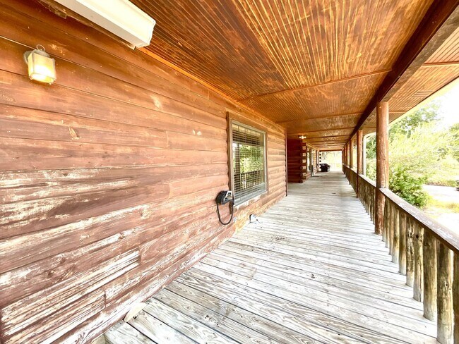 Building Photo - 103 Beach Dr
