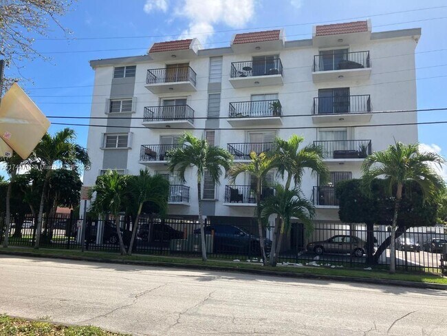Primary Photo - 2500 SW 6th St