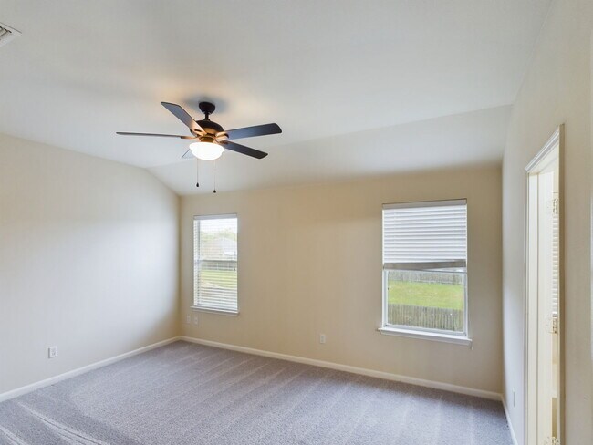 Building Photo - 15123 Meredith Ln