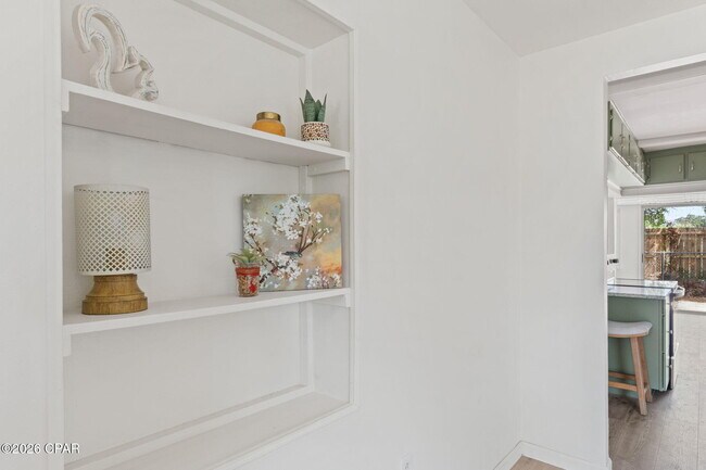 Building Photo - 708 Cactus Ave