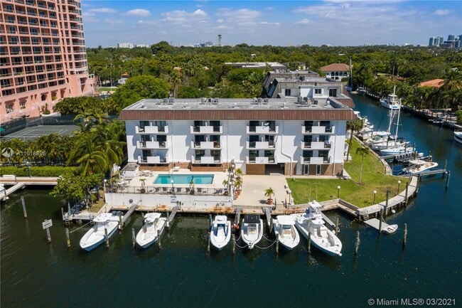 Building Photo - 6901 Edgewater Dr