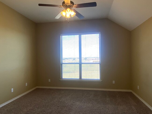 Building Photo - 4 BEDROOM, BELTON ISD