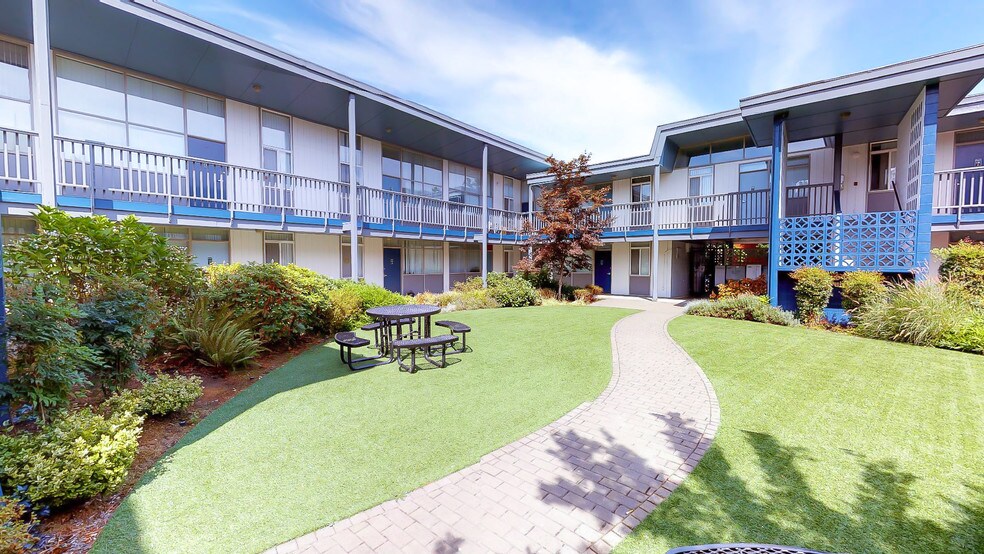 Capri Eugene Student Living 751 E 16th Ave Eugene OR 97401