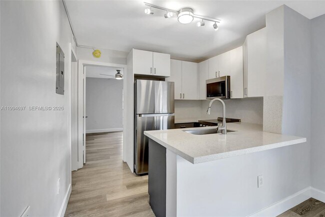 Building Photo - 7241 Miami Lakes Dr