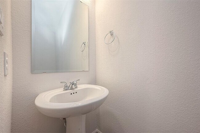 Building Photo - 29803 Breezy Pnes Lp