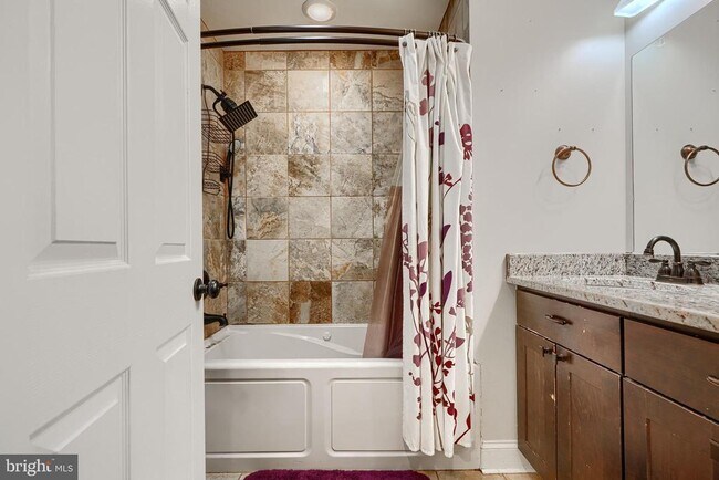 Building Photo - 1730 E Chase St