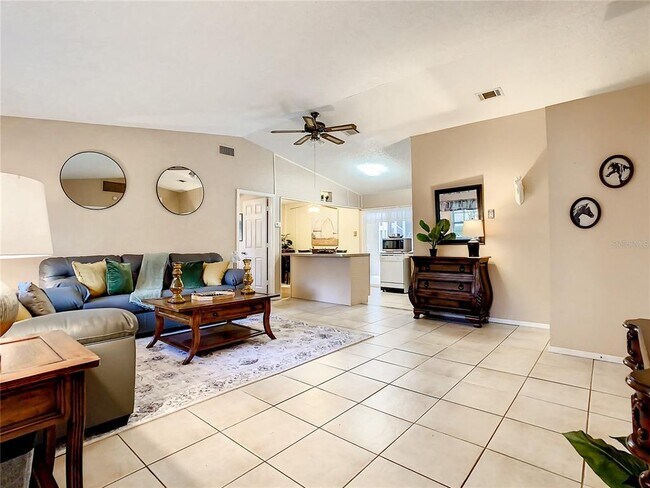 Building Photo - 6170 NW 57th Ct